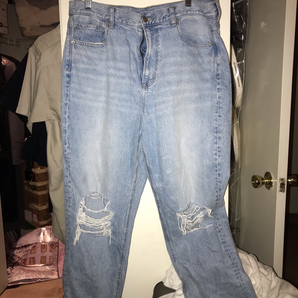 American Eagle Distressed Boyfriend Jeans